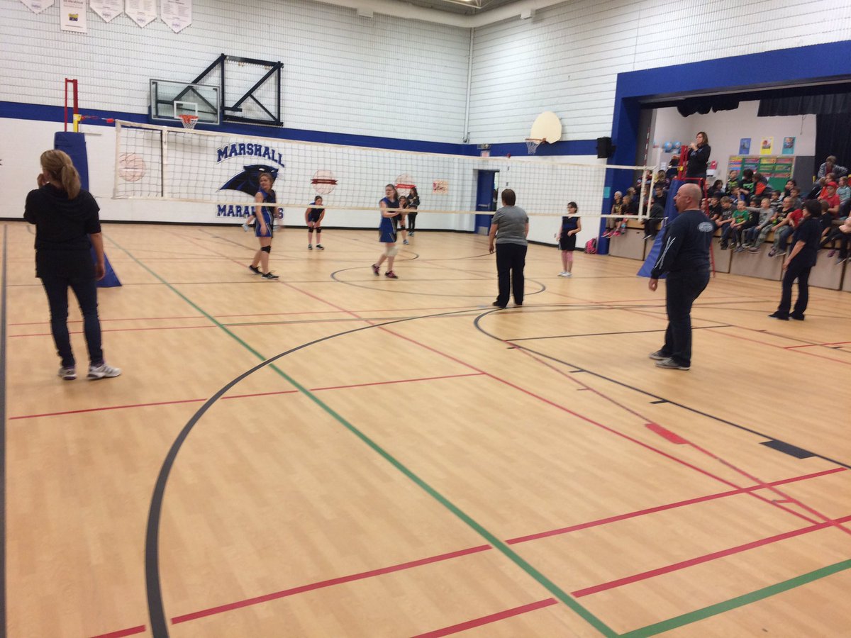 MarshallNWSD's tweet photo. When snow keeps teams away, staff steps in. #BumpSetSpike https://t.co/WSHaF1elp0