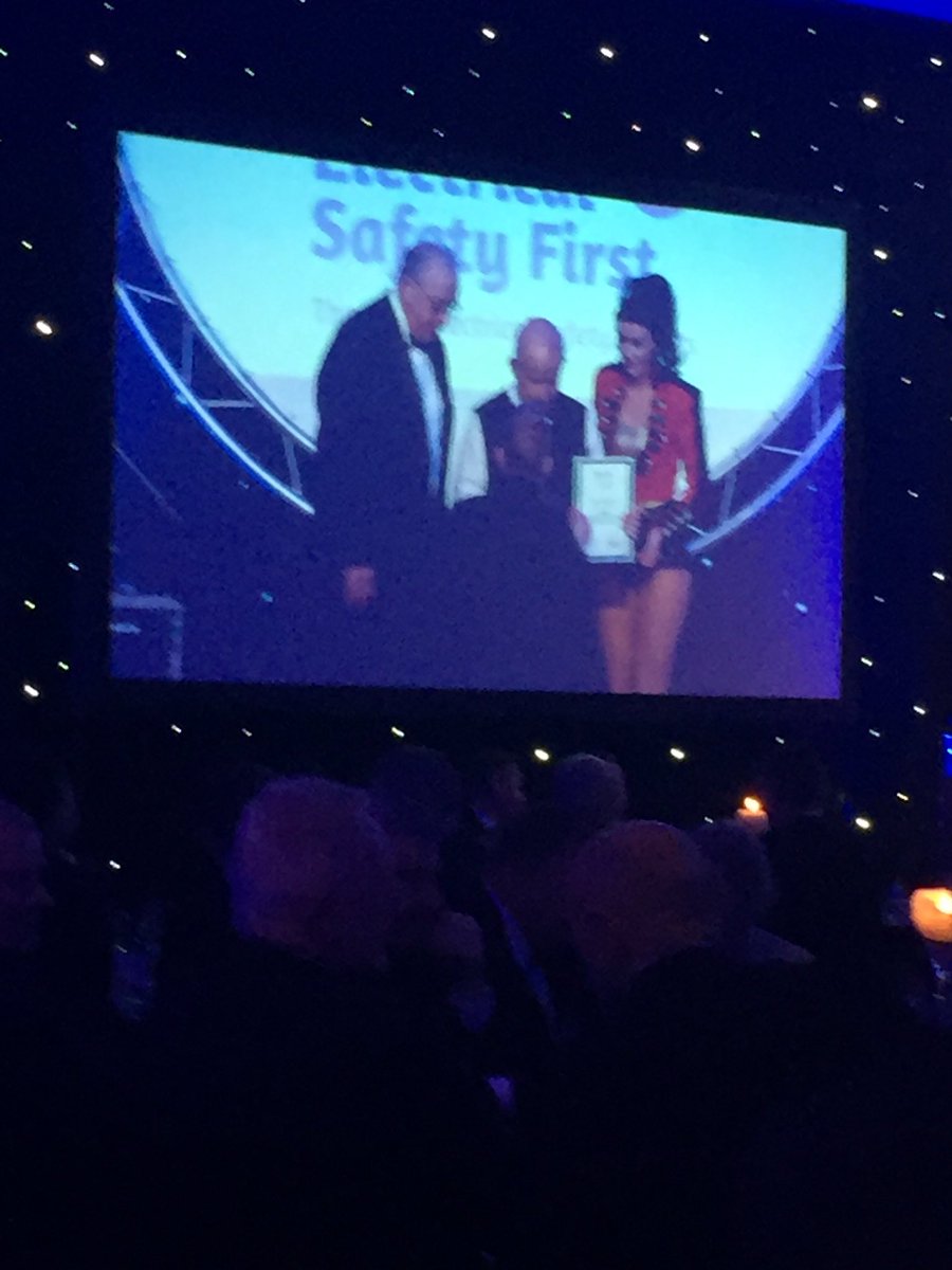KennyDuncan301's tweet photo. Best electrical safety project winners.....@NES_North!!!!! https://t.co/ANPZaBp7Ir