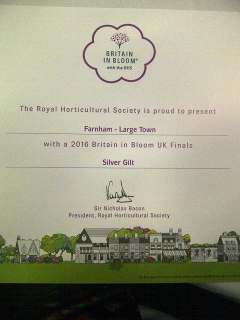 Great Silver Gilt award @RHSBloom 2016 for Farnham thanks to amazing volunteers