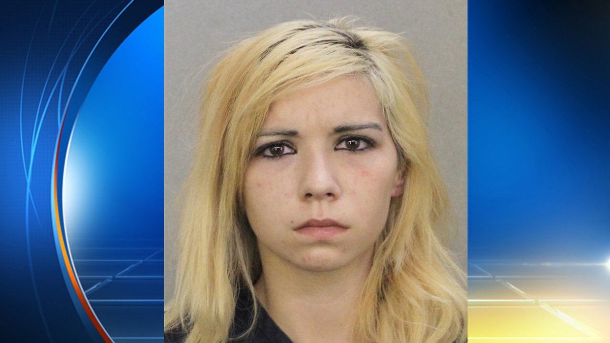Woman suspected in Broward County bank robberies arrested bit.ly/2e4HH9M?utm_me… https://t.co/ANkdje6Ebu