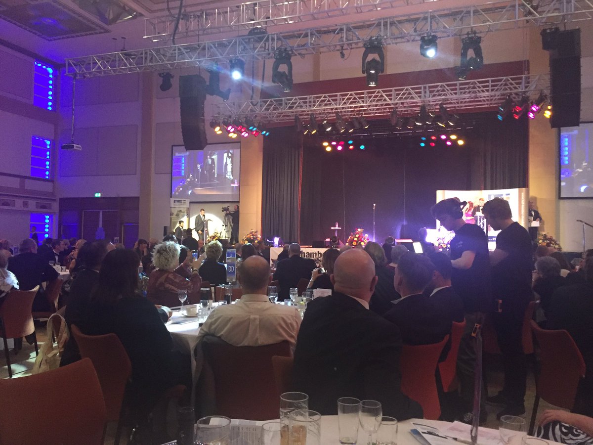 Apple Pear Education tweet media