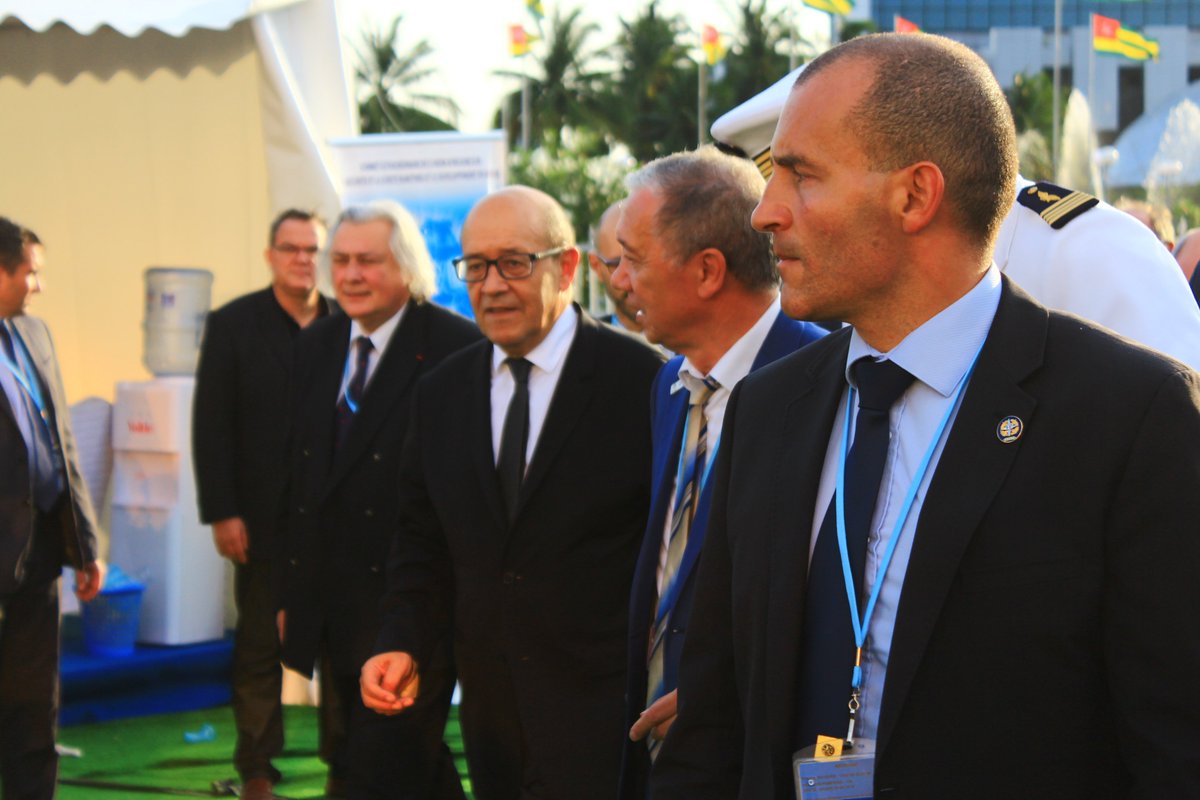 Lome2016SE's tweet photo. Le Ministre de la Défense française  @JY_LeDrian au #VillageDesPartenaires
#Lome2016SideEvents #SommetDeLome https://t.co/OgCtib2TAS