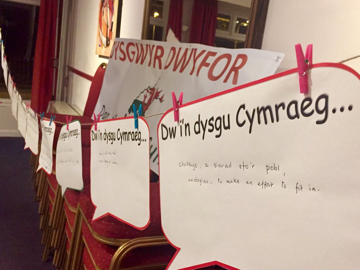 Mi wnaeth <a href="/DysgwyrDwyfor/">Hwb Cymraeg Dwyfor</a>  ddathlu diwrnod #ShwmaeSumae yn gynnar heno. Pawb wedi mwynhau ymarfer eu Cymraeg! #dysgucymraeg