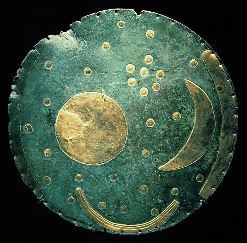 arialuce1's tweet photo. "può lasciare in noi le stelle"

il cielo in bronzo e lamina d'oro
risalente al 1.600 a.C.

Disco di Nebra https://t.co/Y4pizvrJdd