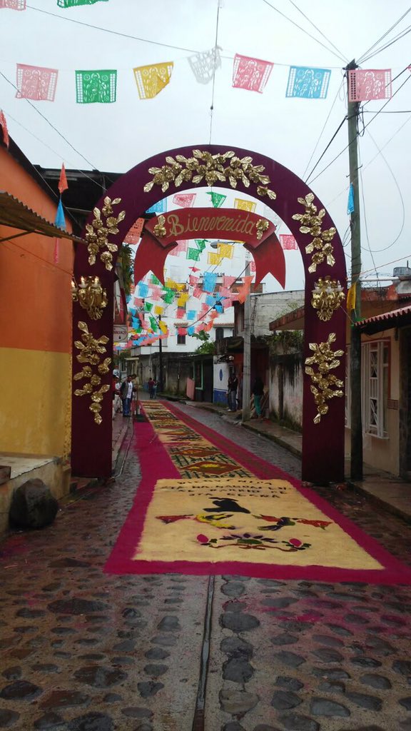 #FeriaPueblosMágicos y yo disfrutando delicioso mole de #Xico @pmagicos_ver  #Gastronomia <a href="/VeracruzTurismo/">Veracruz Turismo</a> #Cultura #Tradición #fé