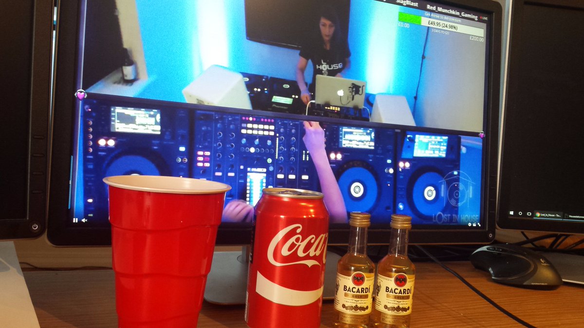 Digi_HouseParty's tweet photo. Office drinks with @Lost_In_House &amp; @U_Grooves https://t.co/2aRDN2VApb