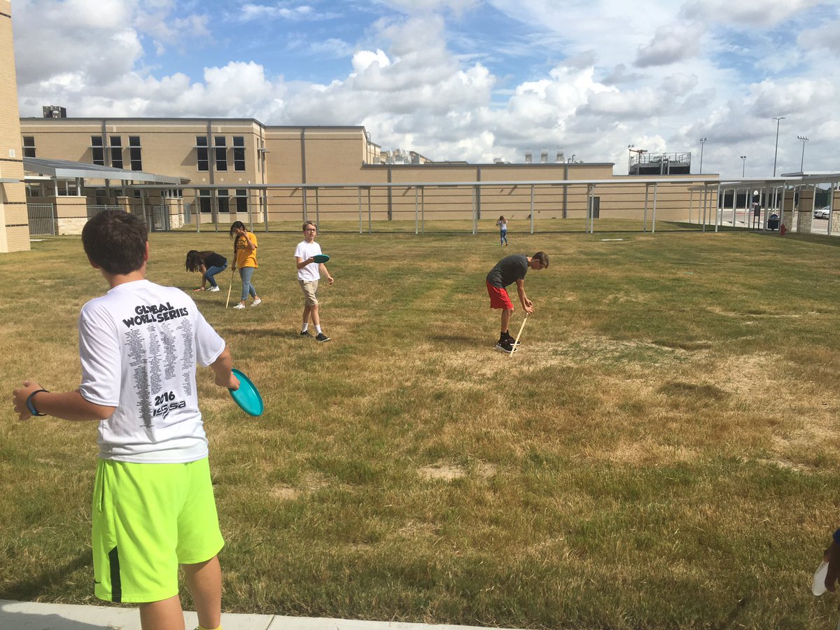 2Fast2Farias's tweet photo. Let's measure speed ! Which frisbee/paper airplane design goes the fastest speed ? #TitanScience #taystitans https://t.co/DDkbnJHLCe