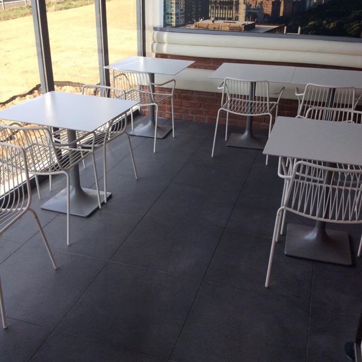 diamsols's tweet photo. Réalisation d'un béton poli finition mat dans une grande boulangerie. https://t.co/C2tc9RZjOb