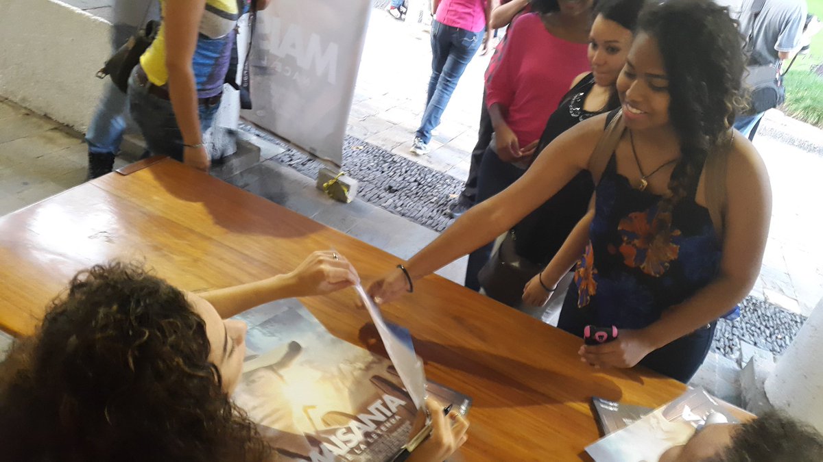 PDVSALaEstancia's tweet photo. @_DanielaBueno, protagonista de #Maisanta, visita nuestra #SedeCcs y comparte con los amantes del cine venezolano https://t.co/34hi0mGbsL