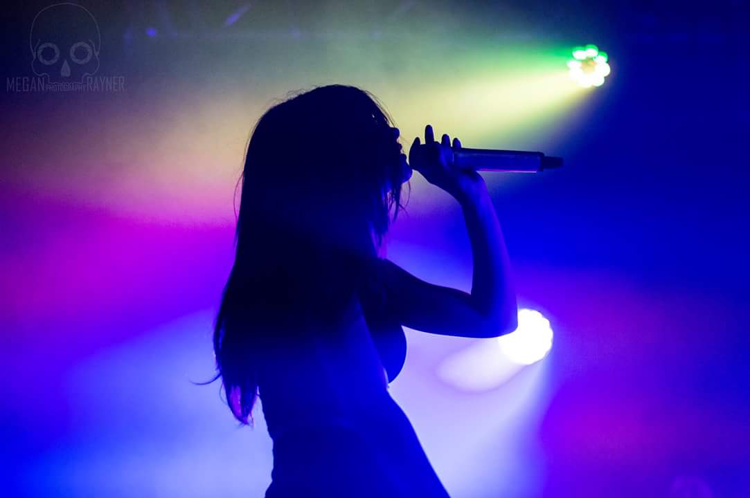 MeganRPhoto's tweet photo. @ChrissyCostanza of @ATC_BAND back when they played Leeds https://t.co/qfJ2O0V5bs