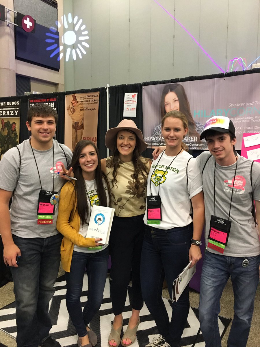 SVC_SGA's tweet photo. Met lots of great speakers today like @HilaryCorna Would love to invite some to our campus! #NACAMAT #OneWhiteFace https://t.co/6khAyJ2w3K