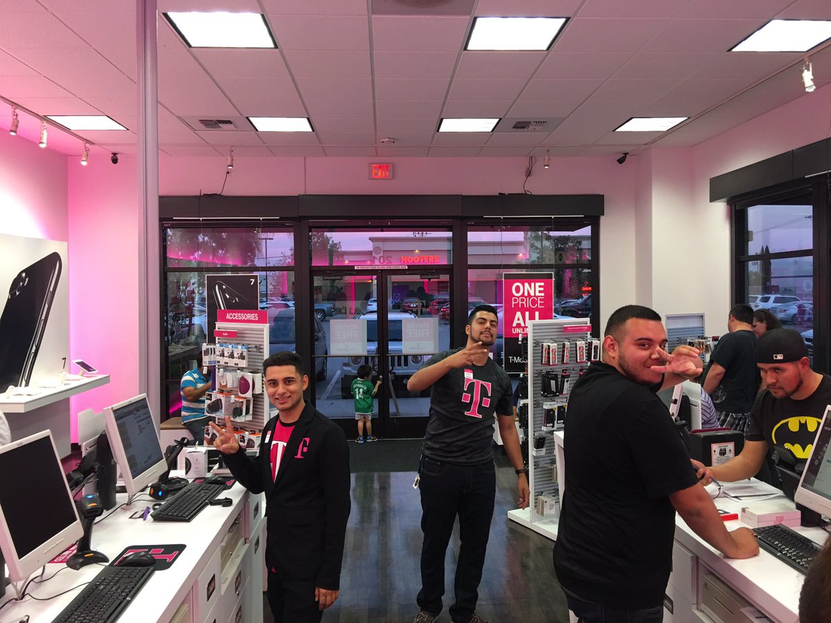 TheDale1171's tweet photo. Closers putting in work!! #TheDale #Squad #EDUBNation #EDUBWINS @RealEWInc @vasquezjoshua27 @nazarma @iamlegendheng @tommyhheng https://t.co/q7QVMGRXGL