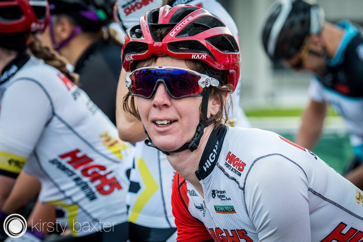 7h30 min down and 12km for the lead women #M2W16 #WM2W16 <a href="/tessssssssy/">Tessa Fabry</a> #FiYard