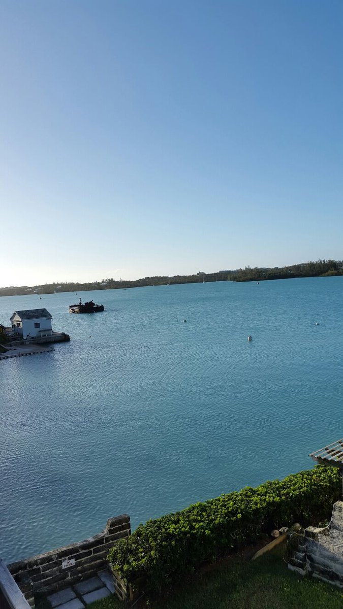 DeBackpacker's tweet image. Post #hurricanenicole #Bermuda #thecalmafterthestorm