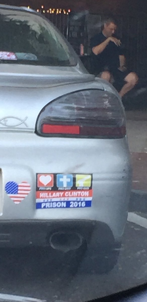 YoungCA4Trump's tweet photo. #Georgia loves #TrumpPence16 #CA4TRUMP #GA4TRUMP @MuscogeeGOP @CA4TRUMP THANK YOU! #neverhillary #youdbeinjail #hatefulhillary https://t.co/9qREZ5eOis