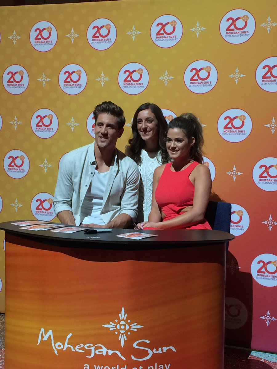 amazing - JoJo Fletcher - Jordan Rodgers - FAN Forum - Discussion - #9 - Page 24 CuxEcqZWgAAzSaj