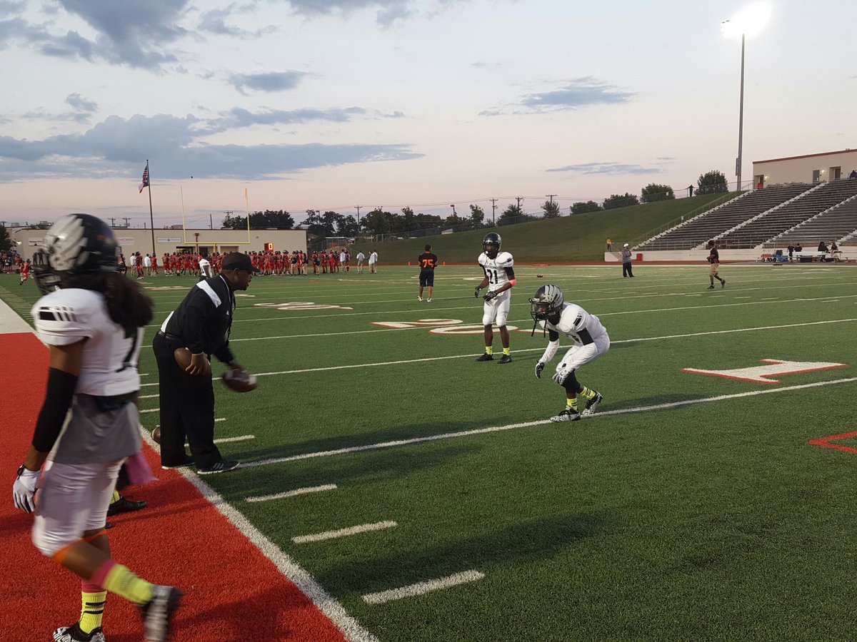 FWPolyFBRecruit's tweet photo. Pregame vs Colleyville Heritage https://t.co/tLFeKjzGQd