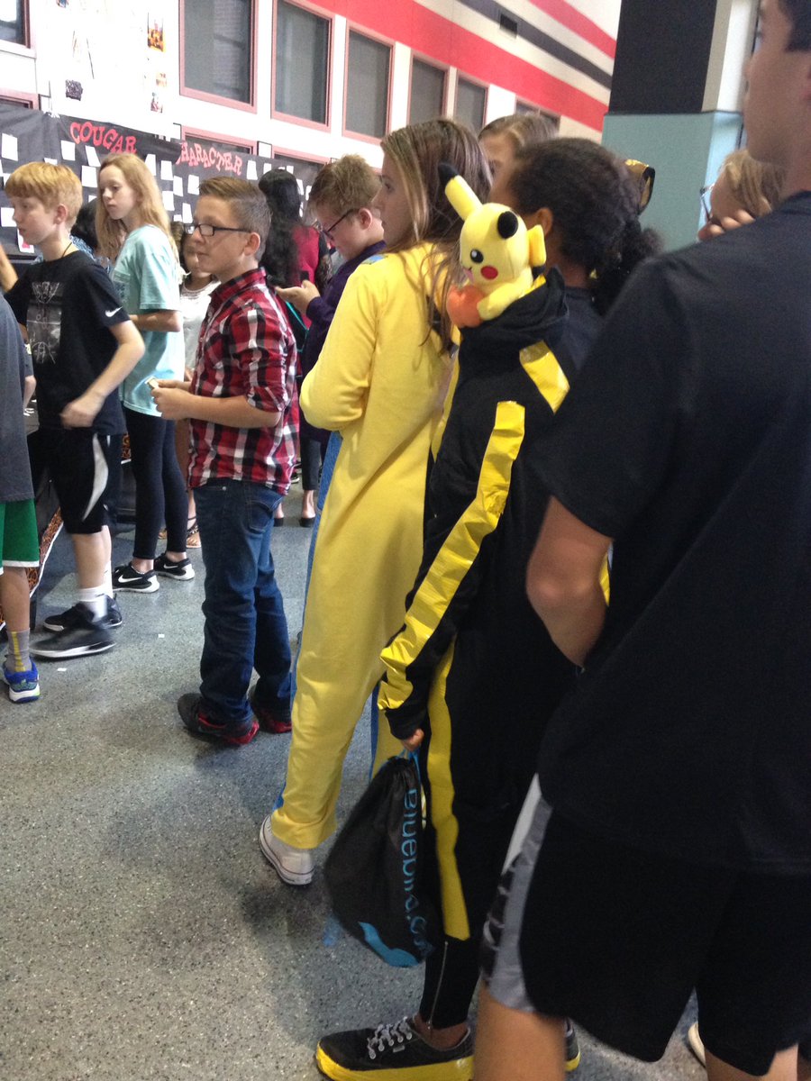 RaeFreeman728's tweet image. 1st @CMSNorthPTO Social! #VillageNorth #SomeoneSaveMe #Please @CMSNorth