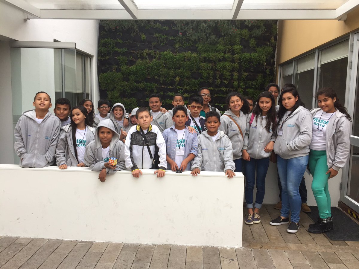 fundacionhaiko's tweet photo. Y antes de partir a sus ciudades la ultima foto de este grupo #Prisma2016 ❤️Gracias a todos los que hicieron esto posible 😀 https://t.co/yyMo8ZgsCg