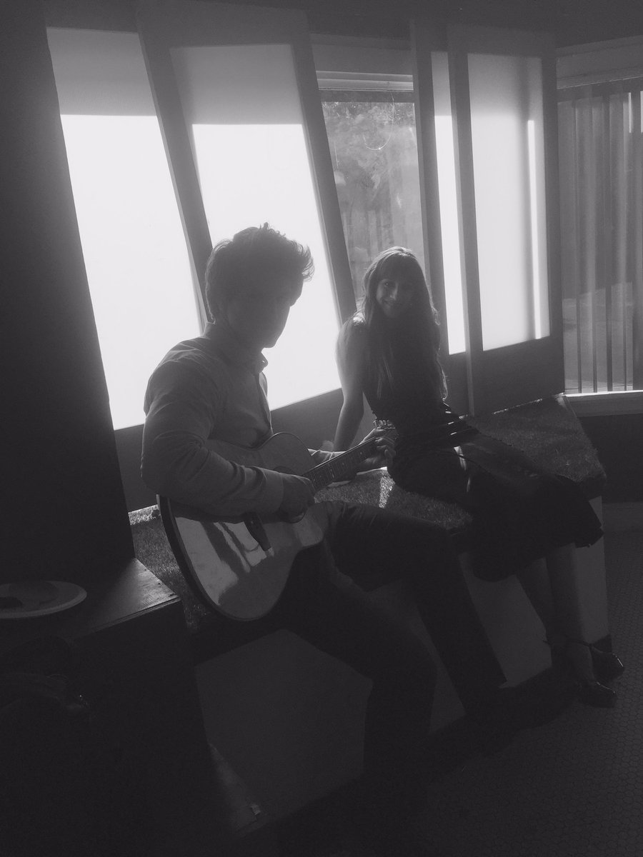 LesleyFera's tweet photo. @SleepintheGardn @KeeganAllen For those #spoby fans out there #PLL #FinalDays #WindingDown #theyLookLikeBobDylanAndPattySmith #onlybetter https://t.co/xUhr8Bi4wg