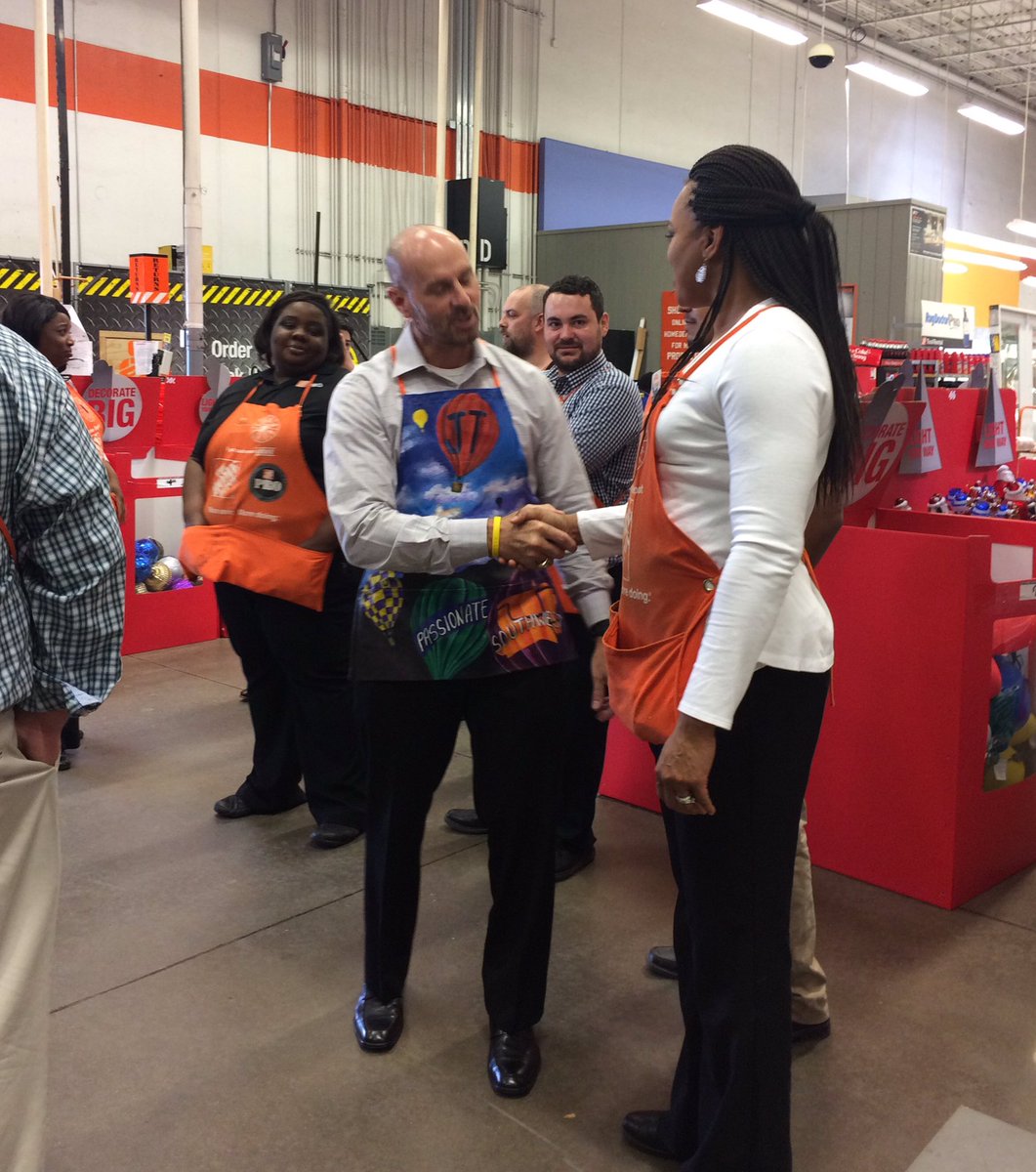 pgamble35's tweet photo. EVP Walk, Store 0563. @IblasBlas @tori_bronson @LennyGaspari @amunozjr81 @tvander35 https://t.co/75SlM2zpvX