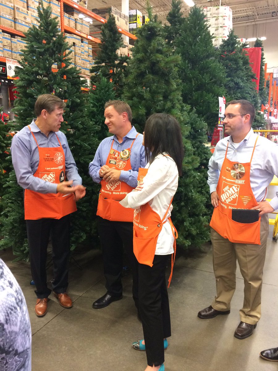 pgamble35's tweet photo. EVP Walk, Store 0563.@tori_bronson @IblasBlas @LennyGaspari @amunozjr81 @tvander35 https://t.co/yaPPZbN5xW