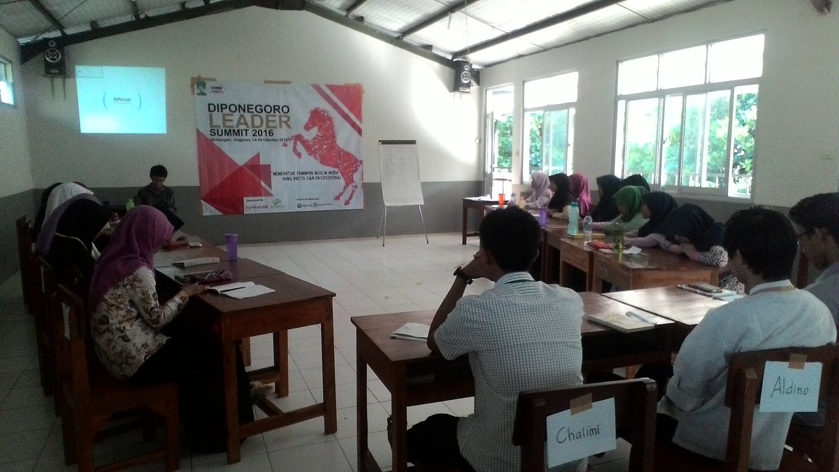 Alhamdulillah Saat ini sedang berlangsung pembukaan Diponegoro Leader Summit 2016, di pondok gintungan ungaran