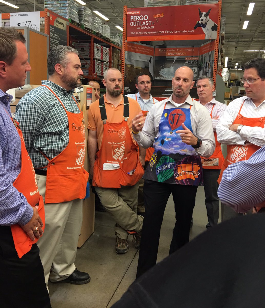 pgamble35's tweet photo. EVP Walk, Store 0563. @tori_bronson @IblasBlas @LennyGaspari @amunozjr81 @tvander35 https://t.co/hTlPWJ1GUy