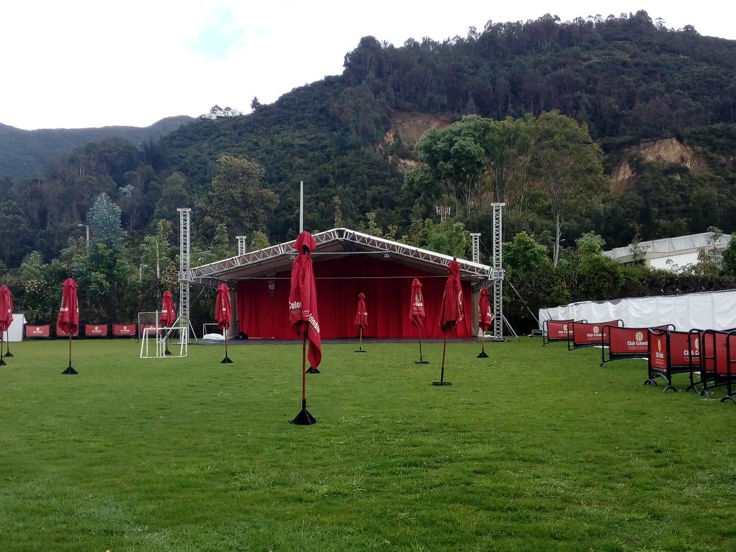 tempolight's tweet photo. #oktoberfest #lenovo https://t.co/3zqqEwbwwK
