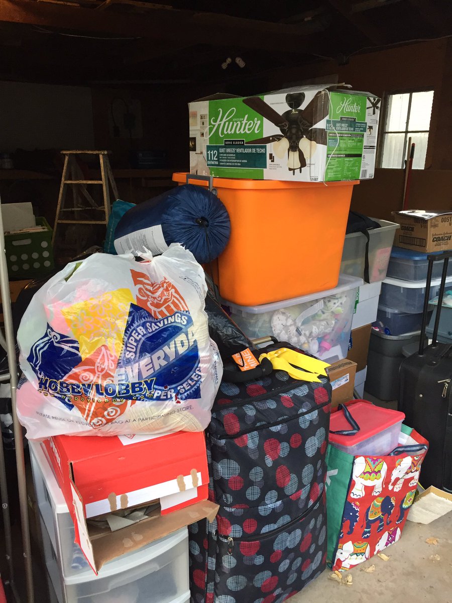 EmilyChrls's tweet photo. We spent the day organizing donations for the jubilee center! #HandsOnHamptonality https://t.co/PUdb1sUPei