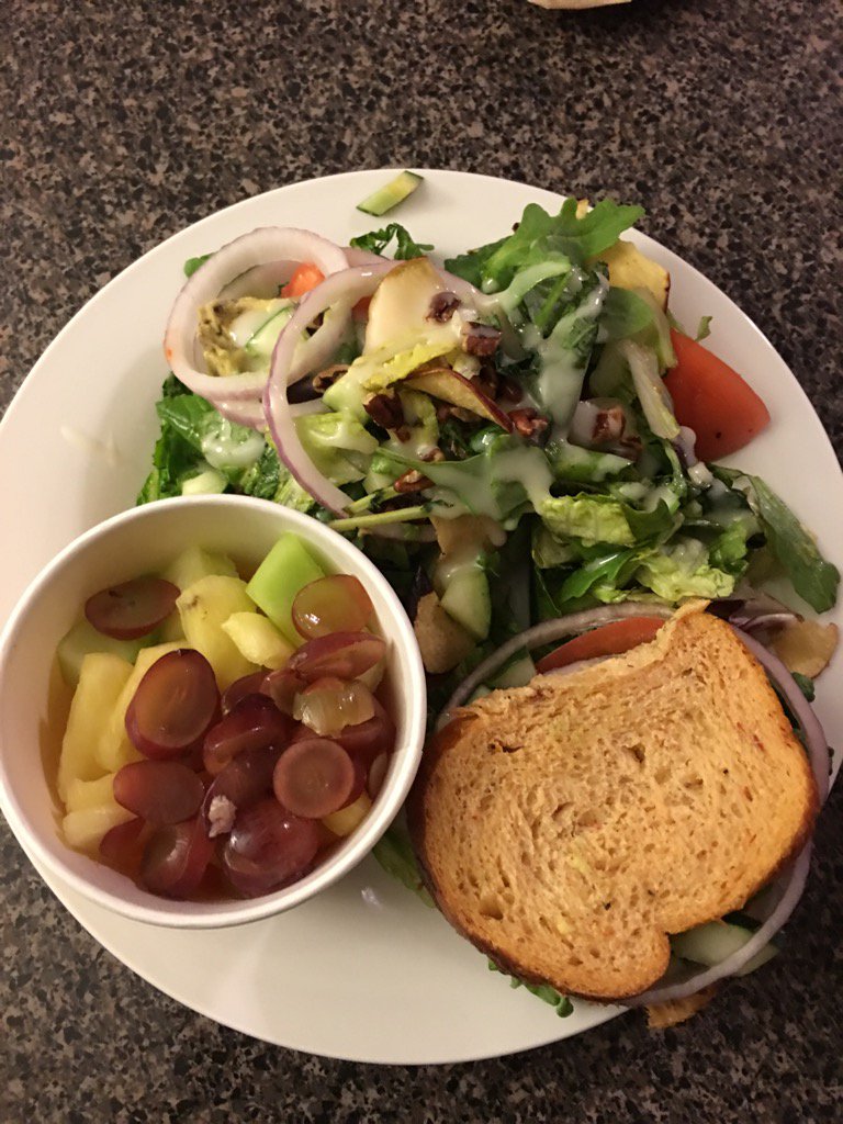 joettatalford's tweet photo. Customized vegan meal from @panerabread @21ToPlantBased #vegan #WholeFoods https://t.co/kGMcXCvc3f