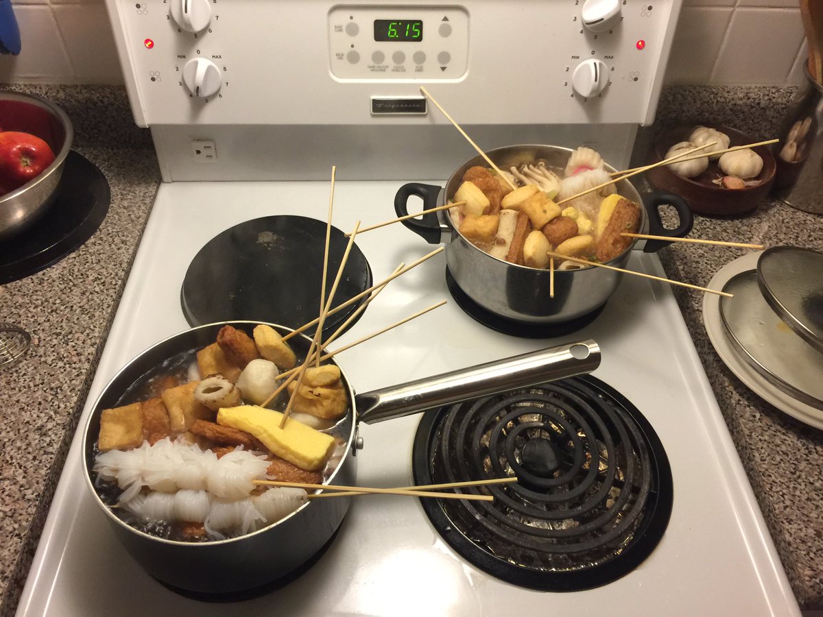 bennygiang's tweet photo. Rainy day in #vancity, time for some #oden #smallpots 👆 https://t.co/rBIwc3TFno