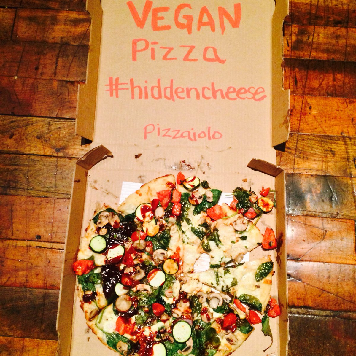 makubot's tweet photo. Beware of #hiddencheese in @pizzaioloca "gourmet VEGAN pizza" https://t.co/2EJaEKhqzX