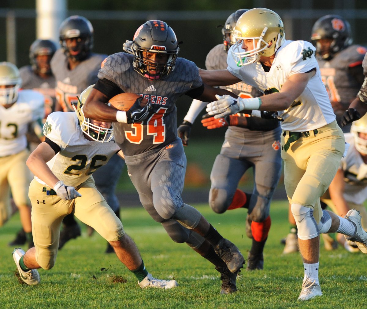 HPDonCampbell's tweet photo. Photo Gallery:Benton Harbor defeats Notre Dame Prep 47-21. Tigers record now 8-0.
https://t.co/MIjnZMkLHG https://t.co/WeXOBus085