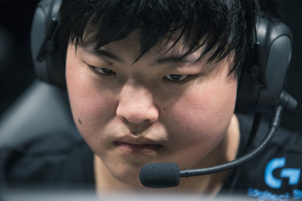 LogitechG's tweet photo. One loss from elimination, #RNGWIN needs to take this map to stay in the tournament. https://t.co/q4ck03uNcr https://t.co/ArAJpfZTXP