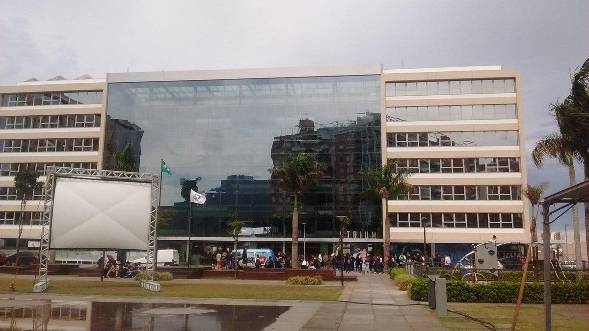 pauloluiz's tweet photo. Boa organização do #flic2016. Um evento literario que vale a pena participar. https://t.co/BgH7A1zkhr