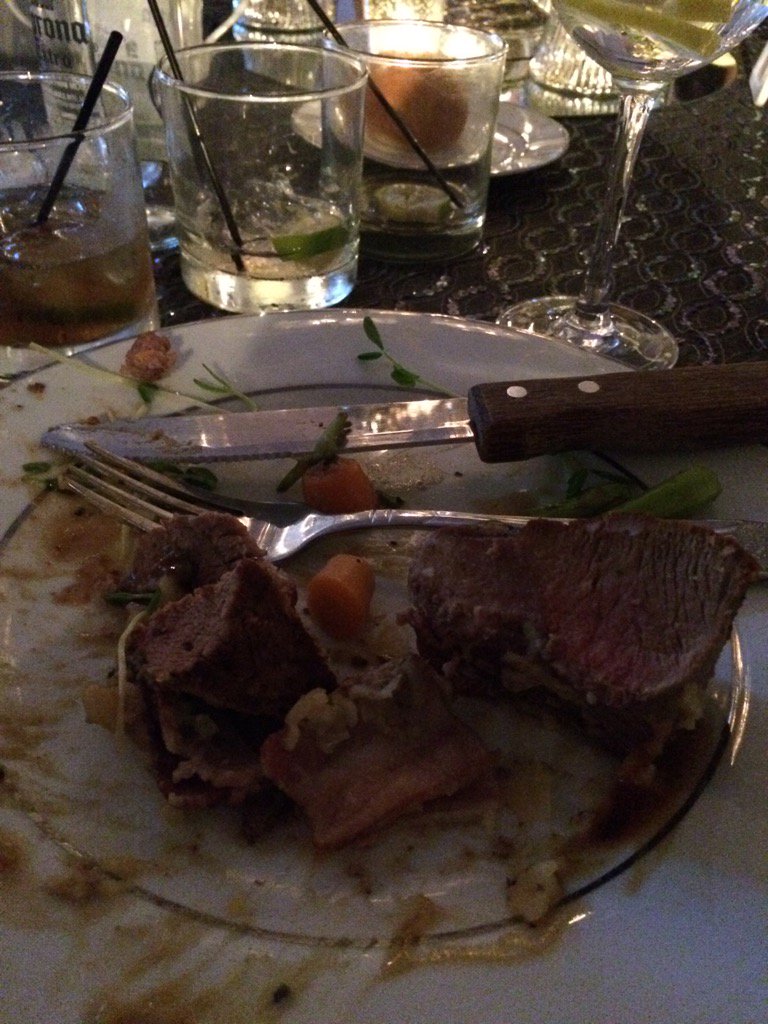 TeacherMrsA's tweet photo. Ate too many appetizers to finish the main course. #fallforthemangos https://t.co/8VbUz7ops1