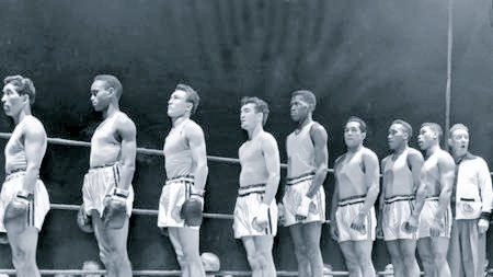BoxingArchive's tweet image. Chicago's 1951 Golden Gloves team.

#Boxing #Archivephoto