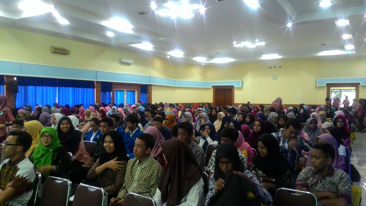 Now, LIVE Seminar Gizi di UPN :)
Panel: Dr @budisetiawanIPB dan Prof <a href="/Hardin_IPB/">Hardin</a> cc : <a href="/GIZIUPNVJ/">Gizi UPNVJakarta</a> <a href="/PERGIZI/">PERGIZI PANGAN Indonesia</a>