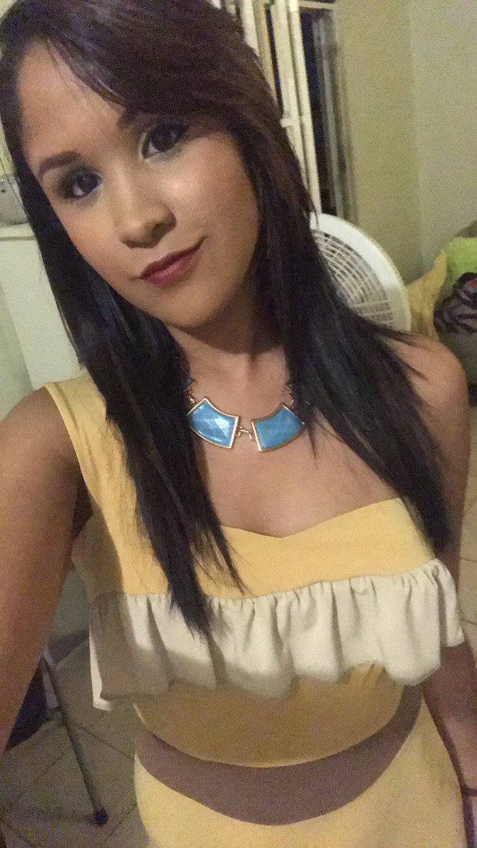 Kenializzz's tweet photo. Pocahontas en #Room842 💃🏾 https://t.co/OAIGNRZ9J3