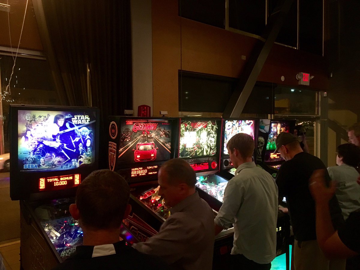 catalystweek's tweet photo. What a night #DukeofPinball @MezelMods @ABQDukes thanks @oniells and more! Who will be crowned? https://t.co/ecYH8EkyEf
