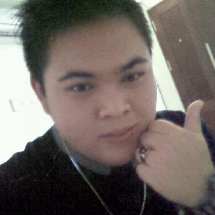 Come hangout with me on #BIGOLIVE. web.live.bigo.sg/2137985409_147…