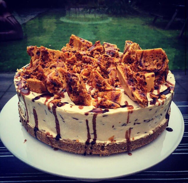 Sophellies's tweet photo. Cheesecake Heaven 🍰@sweettoothmarti @Triofoodservice @dovecotbar @CoDurhamWeather @TheSandK @Enter_IT_Redcar @Boro @gogglebox0 https://t.co/xPO330779a