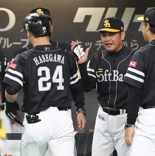 SportsHochi's tweet image. 【 #パＣＳ 】崖っぷちソフトバンクが３発などで圧勝 dlvr.it/MSR7Z1 #野球 #スポーツ新聞