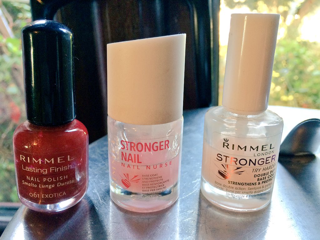 AndyBennett01's tweet photo. Normal Saturday morning decisions... #whichshade #Carterella https://t.co/FASCO2mm4d