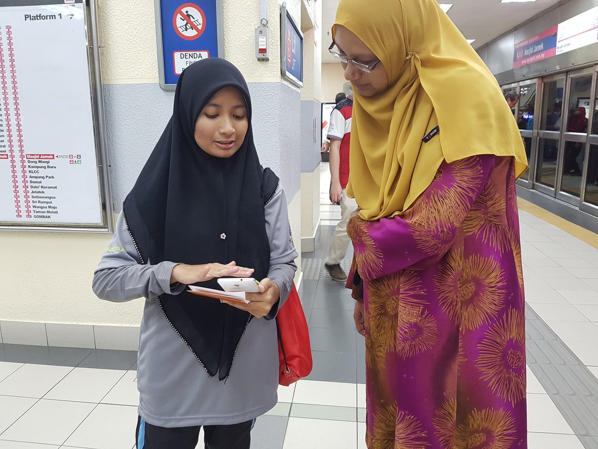 AisyahHasnan94's tweet photo. One of the tasks is to promote THiJARI app by Tabung Haji!! #escapades #THiJariQA #PrasaranaRapidKL #dApp16 https://t.co/wzM67BugnY
