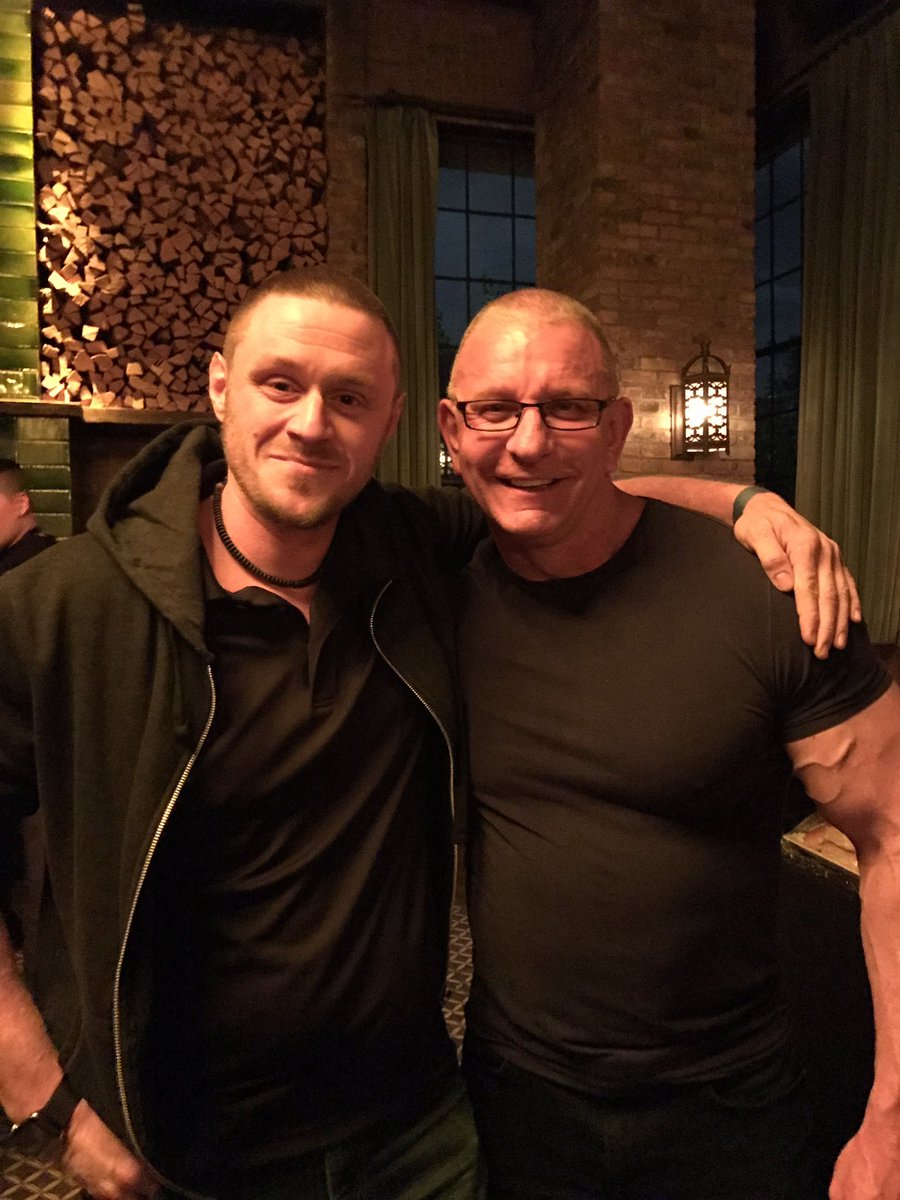 SativaCaveman's tweet photo. @RobertIrvine and @SativaCaveman at tonight's #NYCWFF - he is truly a great man with a huge heart. #sativacaveman https://t.co/TTst7unf86
