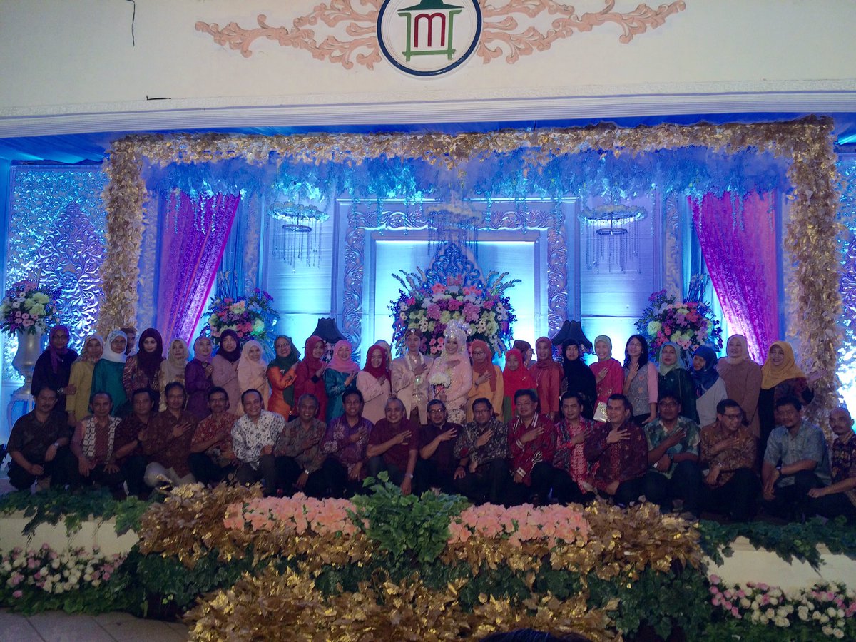 myFIENA's tweet photo. HWD mba Octa 💃🎉💝 @agoeskoes @emka_khamdan @ketutbudi04 @Rws3Jabar @nannur29 #rws3jabar  #kipasbudayarace https://t.co/oWslMAZOCq