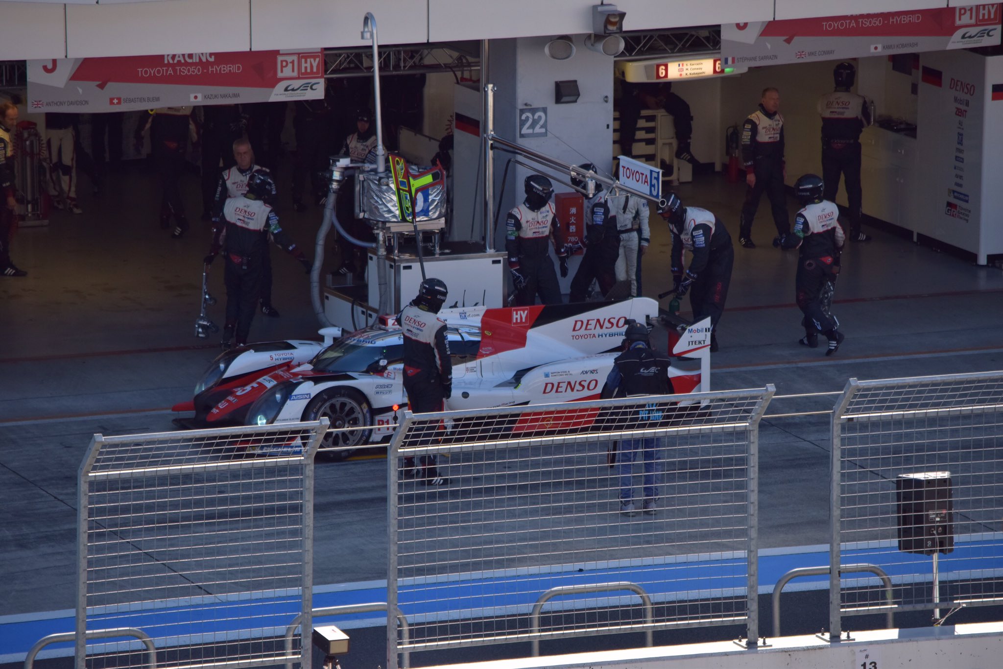 【直筆サイン】 小林可夢偉 WEC TOYOTA TS050 #6 2016 OneMall provides Mercari products: 【直筆サイン】 小林可夢偉