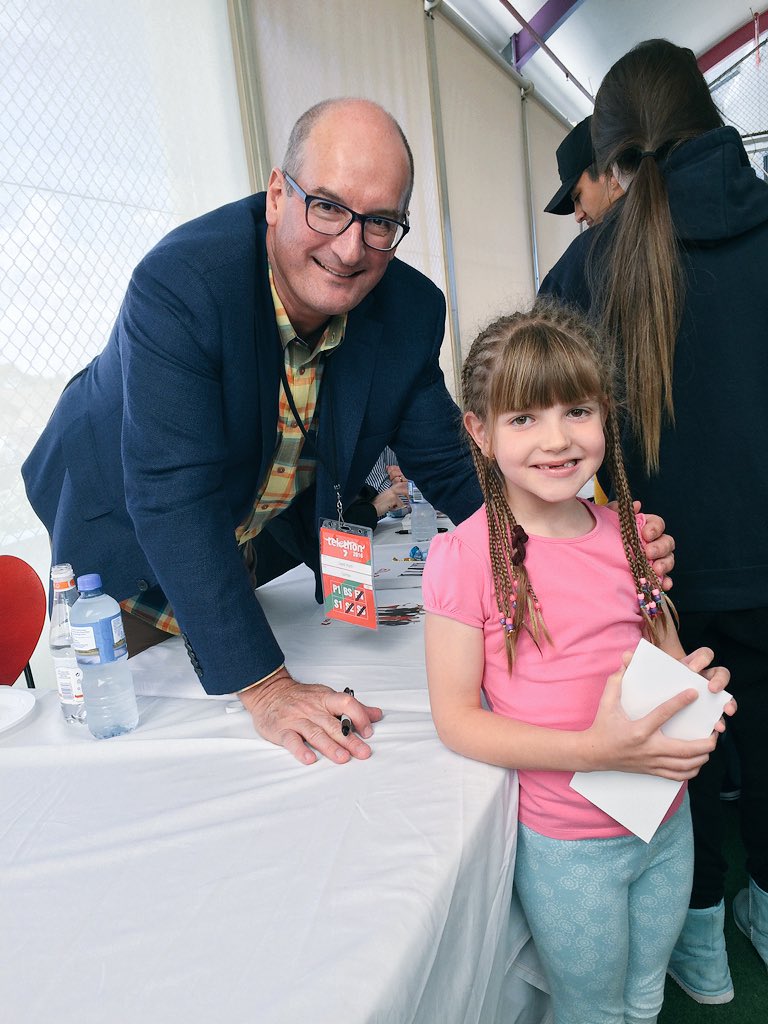 SevenPerth's tweet image. Oh heyyy @kochie_online #Telethon7 #7Perth ✌️️